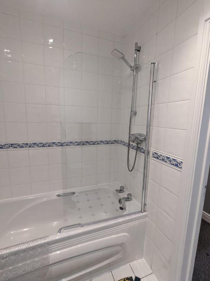 Stylish Modern Apartment, Free Secure Parking Allesley المظهر الخارجي الصورة