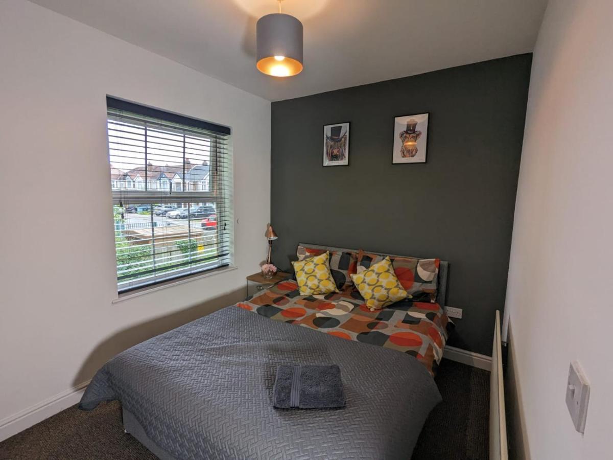 Stylish Modern Apartment, Free Secure Parking Allesley المظهر الخارجي الصورة